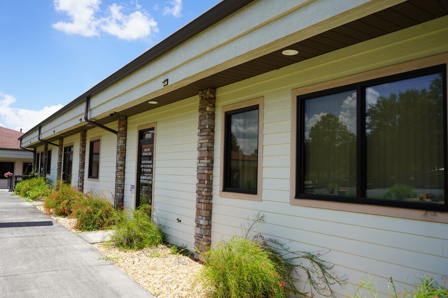 More Photos Of 301 Skyline Dr, Lady Lake Unknown For Lease