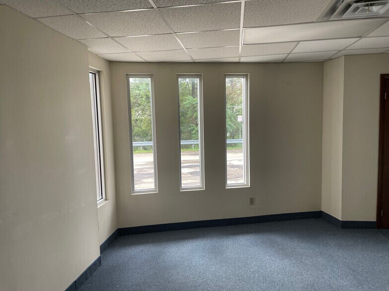 More Photos Of 560 W Third St, Jamestown Office For Lease