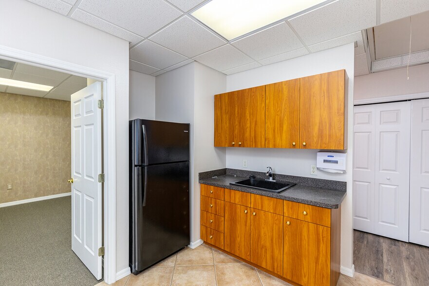 More Photos Of 10820 Sheldon Rd, Tampa Office For Sale