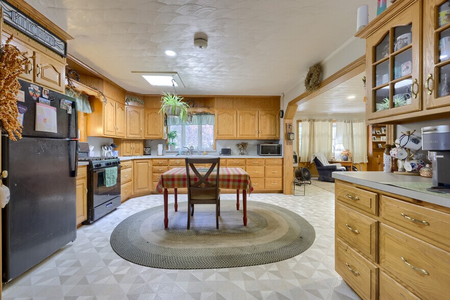 More Photos Of 197 Pencroft Dr N, Holtwood Industrial For Sale