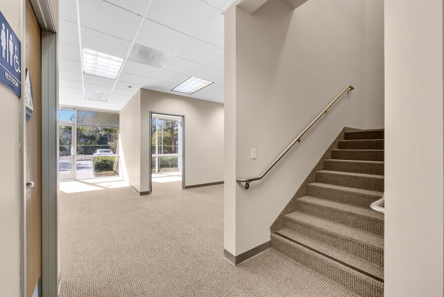 More Photos Of 64-76 Maxwell, Irvine Light Manufacturing For Lease