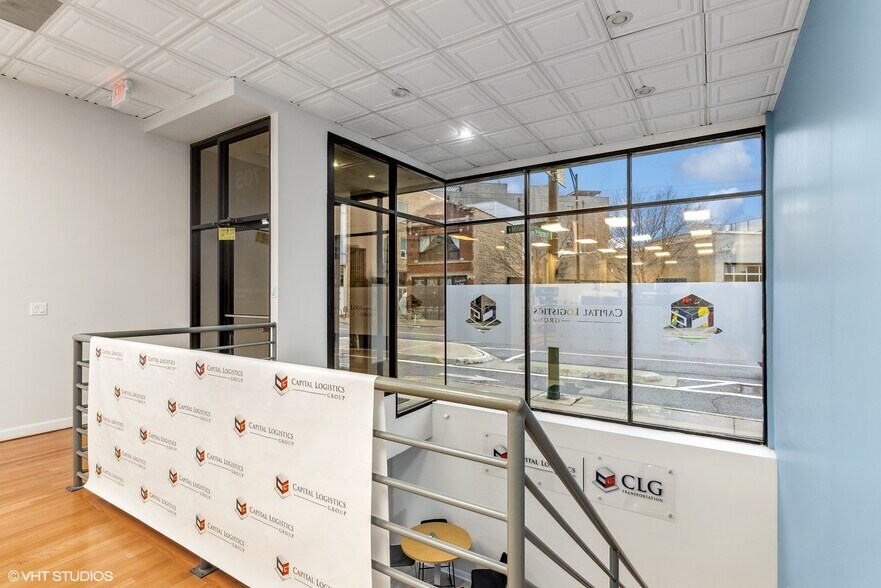 More Photos Of 705 N Milwaukee Ave, Chicago General Retail For Sale