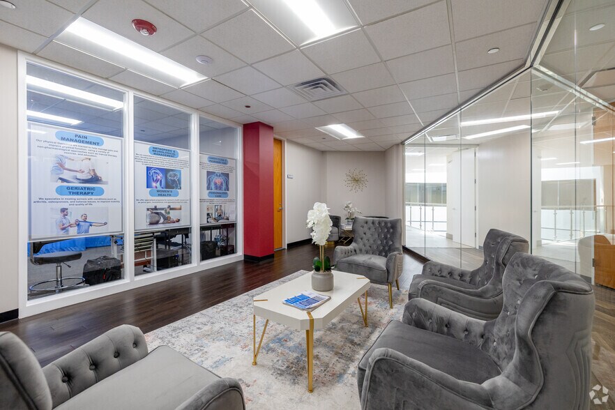 More Photos Of 387 Shuman Blvd, Naperville Medical For Sale