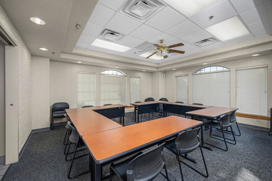 More Photos Of 4920 SW Lee Blvd, Lawton Medical For Lease