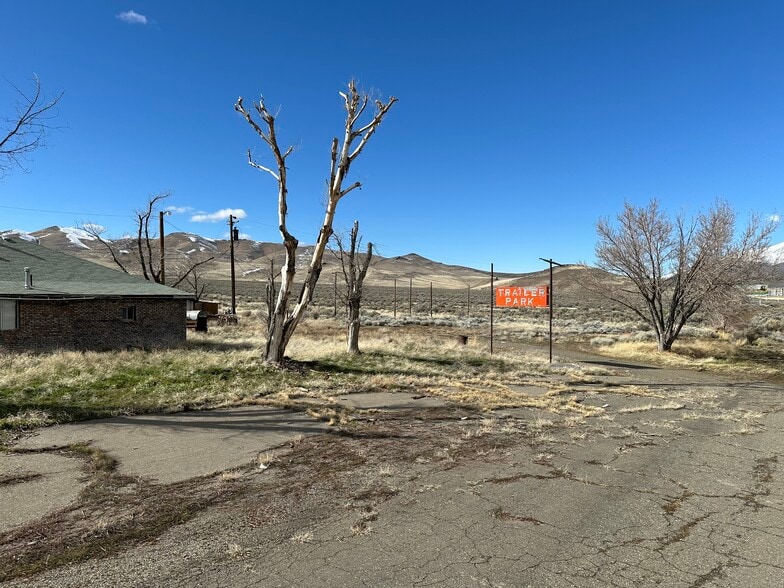 More Photos Of 5975 US Highway 95, Winnemucca Trailer Camper Park For Sale