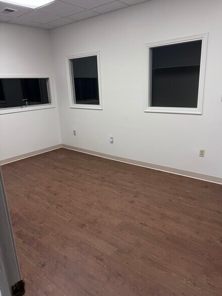 More Photos Of 301 E Ayre St, Wilmington Warehouse For Lease