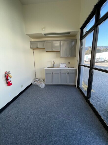 More Photos Of 200 Valley Dr, Brisbane Light Manufacturing For Lease