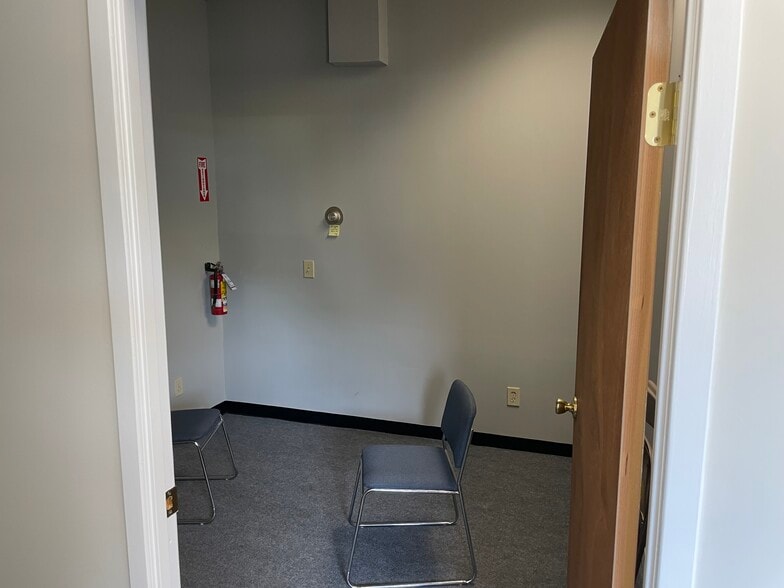 More Photos Of 4865 Arthur Kill Rd, Staten Island Warehouse For Sale