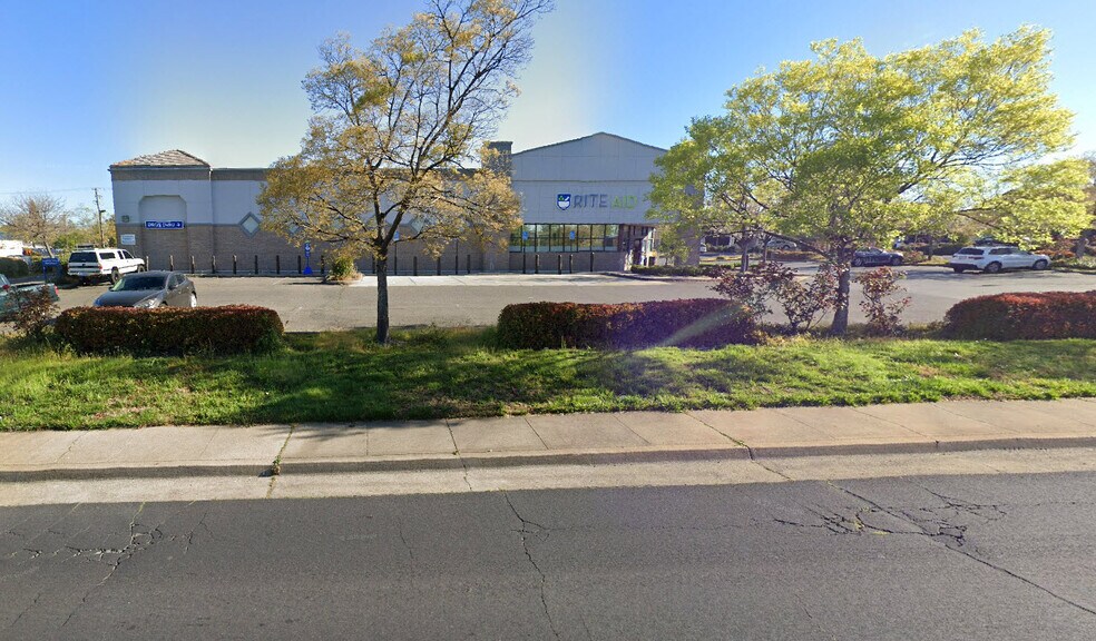 More Photos Of 526 E Bidwell St, Folsom Drugstore For Lease