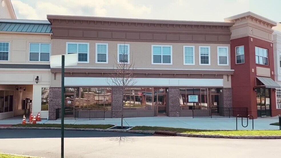 More Photos Of 90-105 Saddle Way, Chesterfield Apartments For Lease