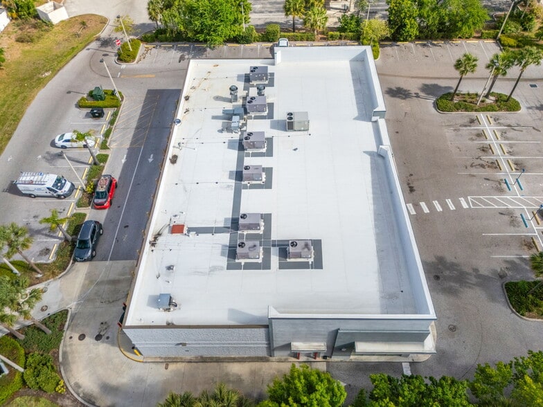 More Photos Of 6228 14th St W, Bradenton Storefront For Lease