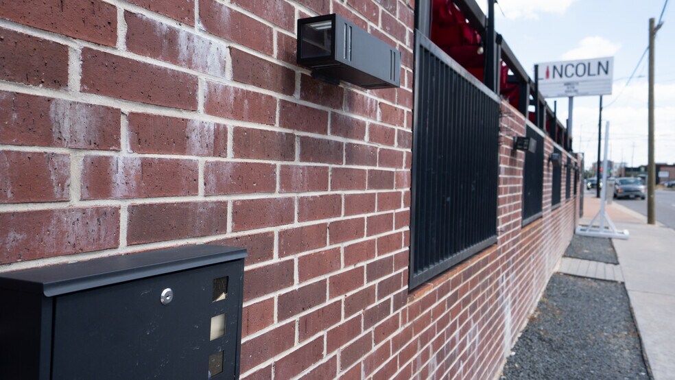 More Photos Of 5110 Washington Ave, Houston Storefront For Lease