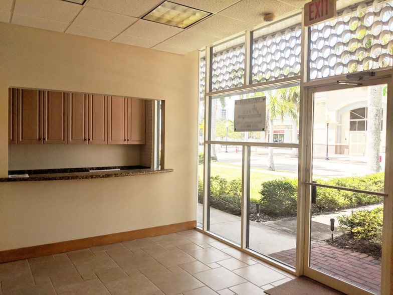 More Photos Of 2161 Mcgregor Blvd, Fort Myers Office For Sale