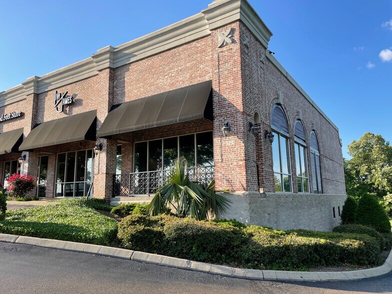 More Photos Of 1896 Main St, Madison Storefront Retail Office For Lease