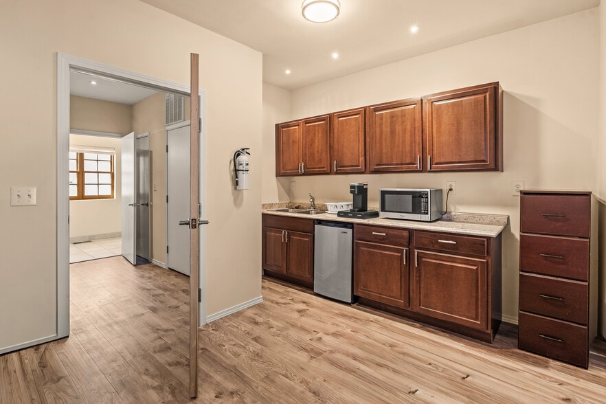 More Photos Of 103 S St Francis Dr, Santa Fe Medical For Sale