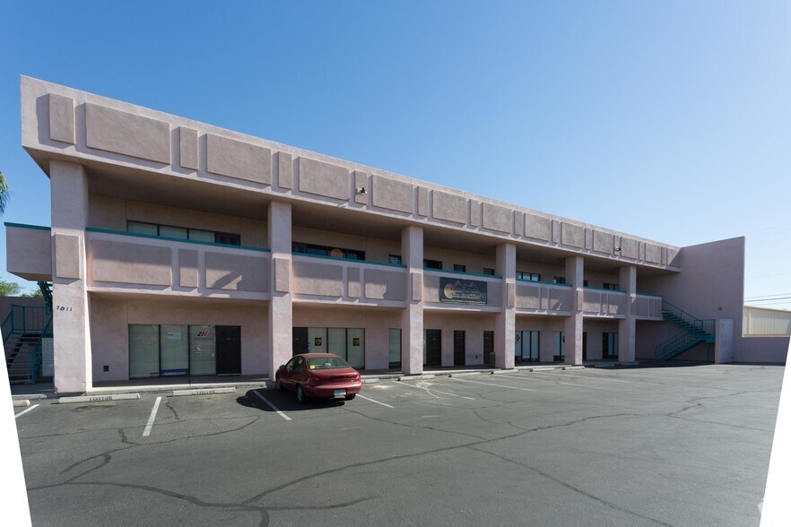 More Photos Of 7011 N 57th Ave, Glendale Office For Lease