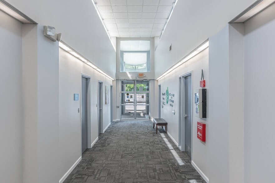 More Photos Of 7211 N Main St, Dayton Medical For Lease