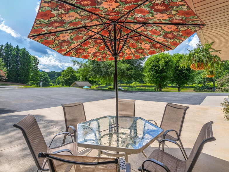 More Photos Of 355 Johnson Dr, Canton Specialty For Sale