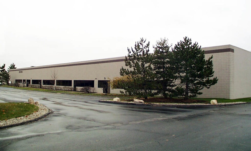 More Photos Of 1324-1346 Rankin Dr, Troy Light Manufacturing For Lease