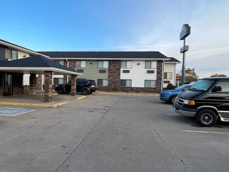 More Photos Of 3202 E Kimberly Rd, Davenport Hotel For Sale