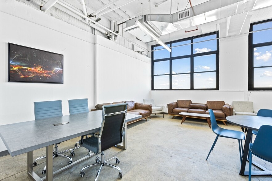 More Photos Of 59-00 Decatur St, Ridgewood Warehouse For Lease