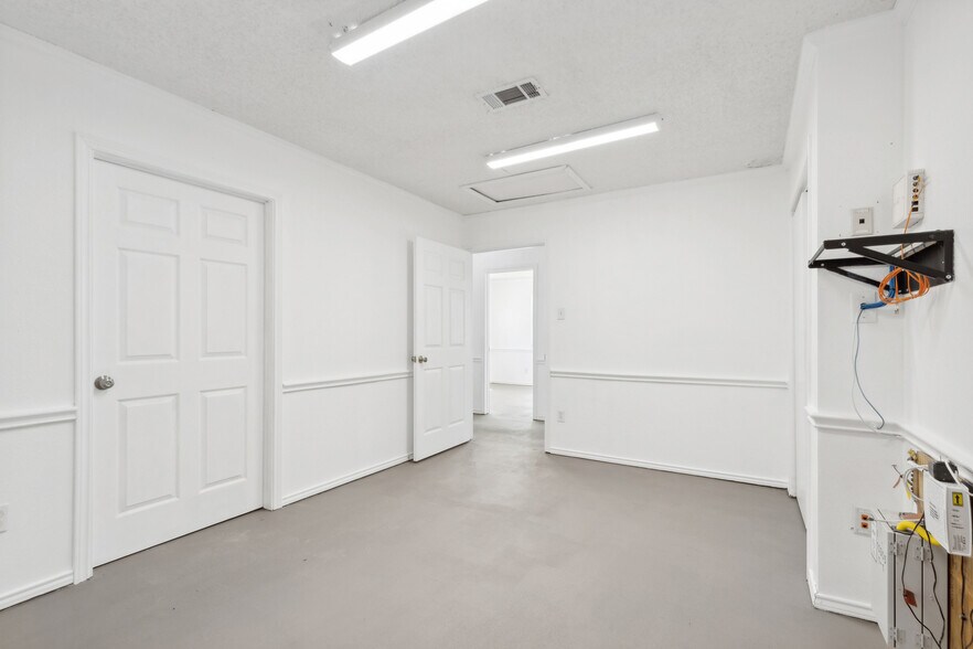 More Photos Of 113 Coad St, Fort Worth Office For Lease