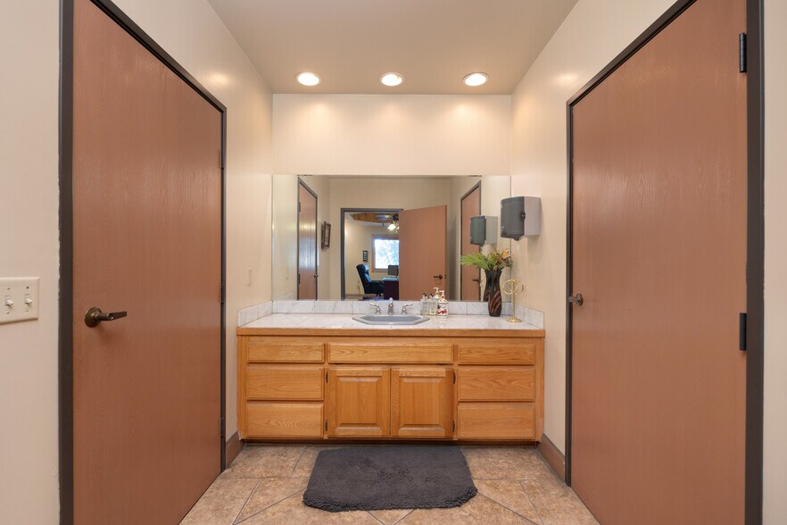 More Photos Of 9216 Bally Ct, Rancho Cucamonga Warehouse For Sale