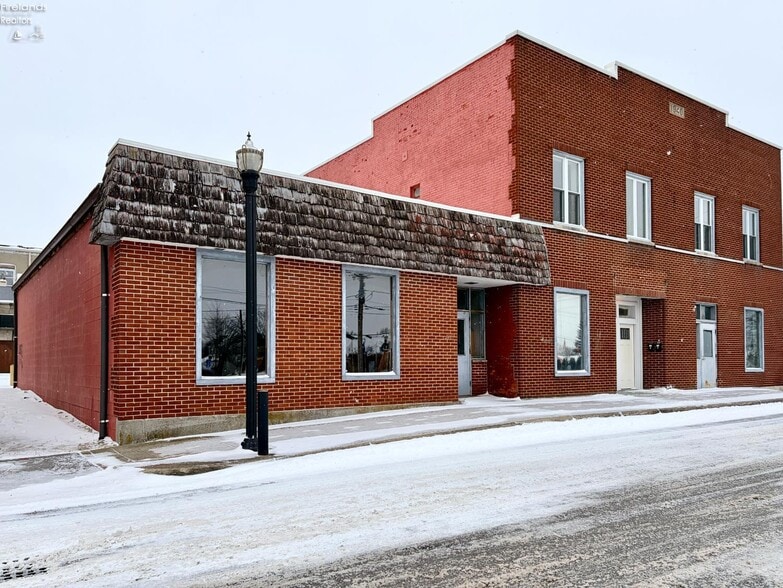 More Photos Of 110 Railroad St, Clyde Restaurant For Sale