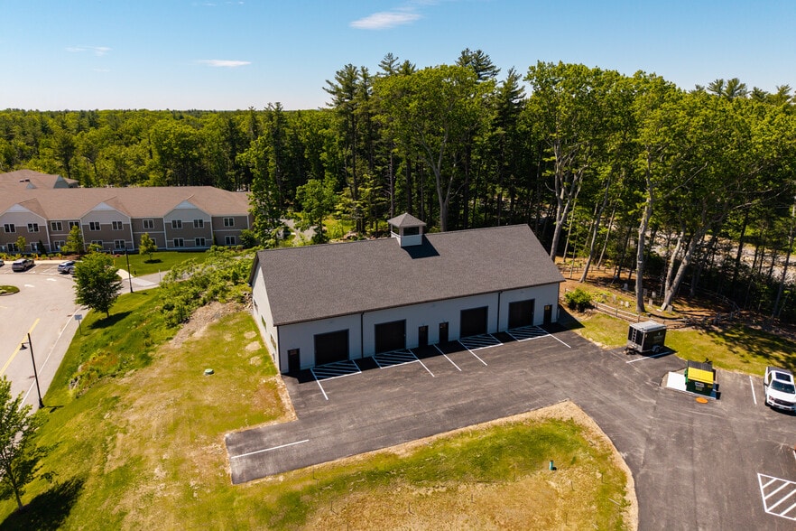 More Photos Of 300 Exeter Rd, Hampton Industrial For Lease