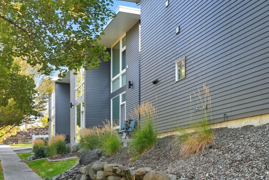 More Photos Of 2009 S Grand Blvd, Spokane Apartments For Sale