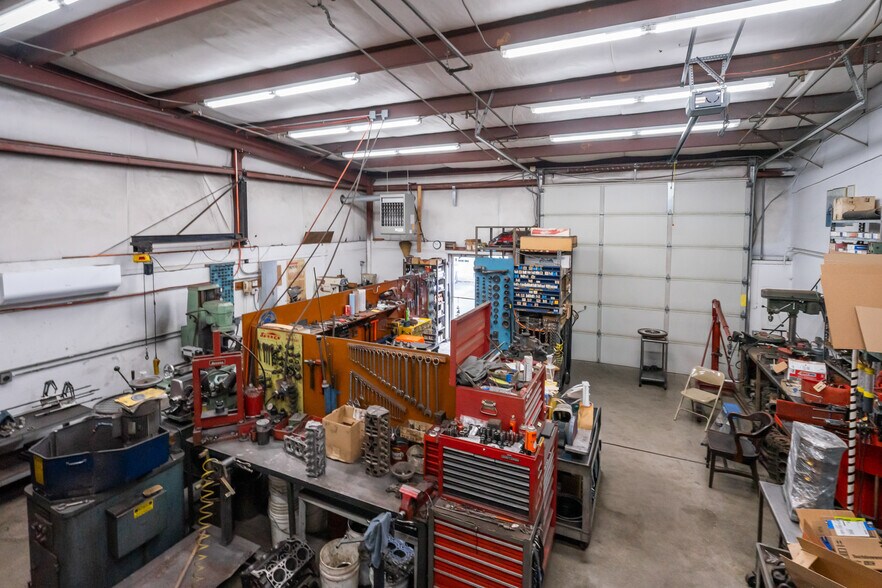 More Photos Of 999 N 1st St, Silverton Freestanding For Sale