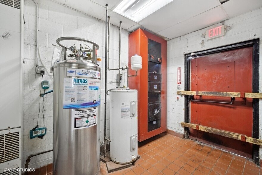 More Photos Of 1820 W Irving Park Rd, Schaumburg Fast Food For Sale