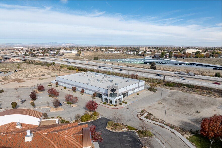 More Photos Of 1759 W Avenue J12, Lancaster Freestanding For Lease