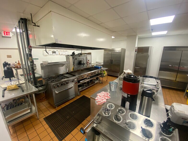 More Photos Of 5776 Shelby Oaks Dr, Memphis Religious Facility For Sale