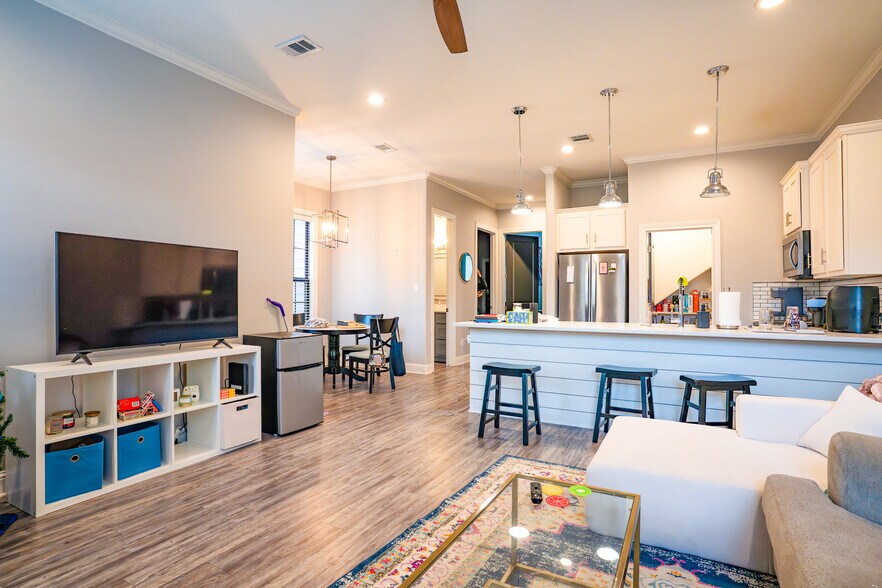 More Photos Of 304 Redmond Dr, College Station Multifamily For Sale