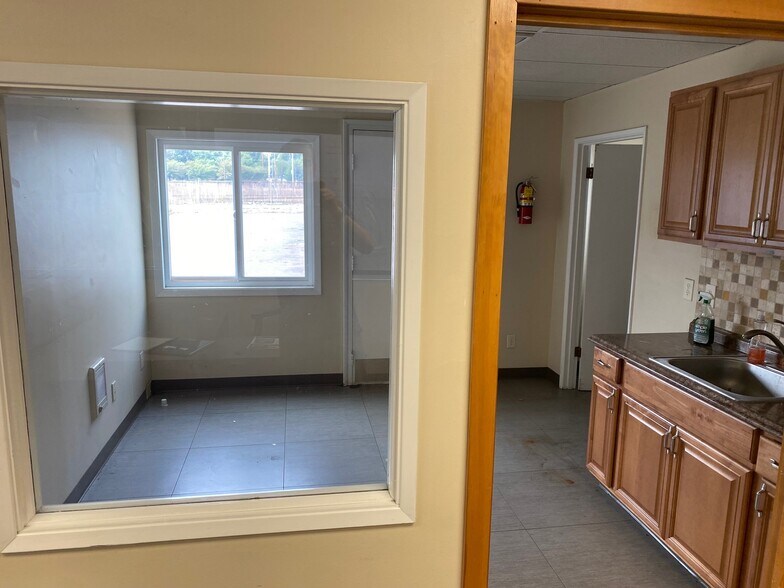 More Photos Of 9109 N Wilbur Ave, Portland Warehouse For Lease