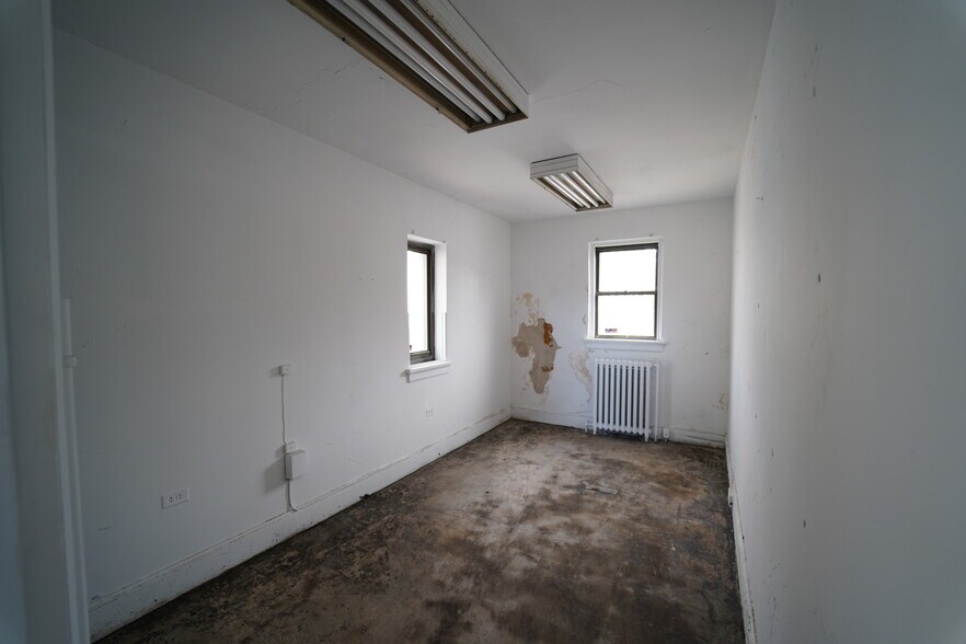 More Photos Of 242 State St, Hackensack Freestanding For Lease