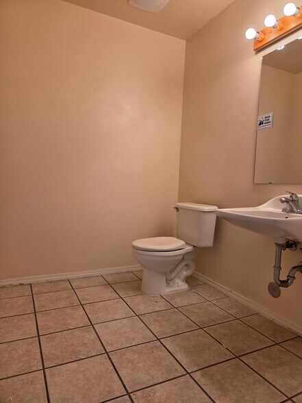 More Photos Of 273 Shoup Ave W, Twin Falls Office For Lease