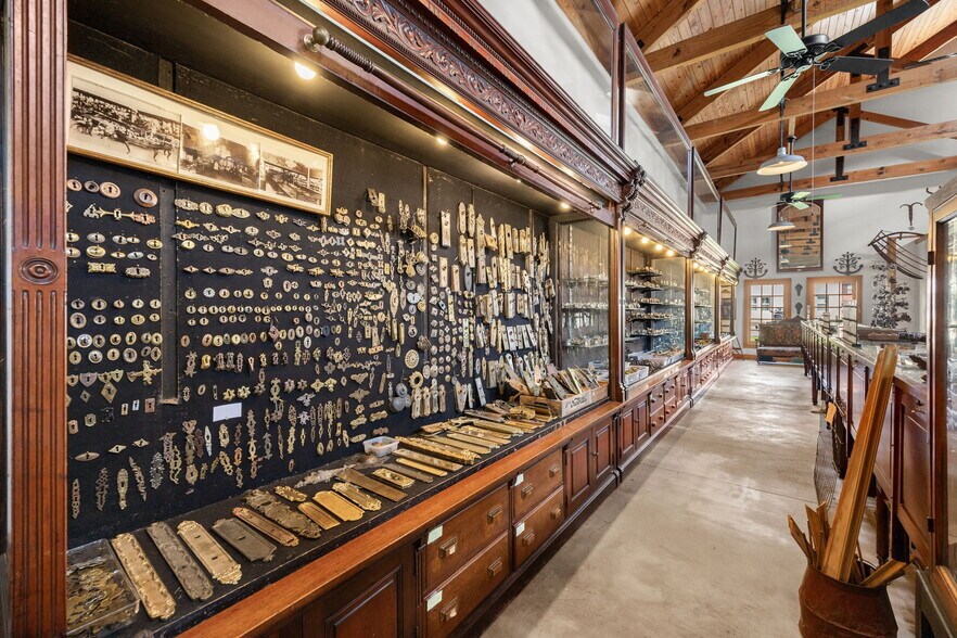 More Photos Of 1901 W Alabama St, Houston Freestanding For Sale