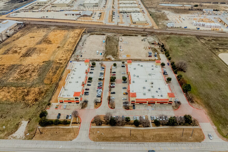 More Photos Of 860 Coleman St, Prosper Light Distribution For Lease