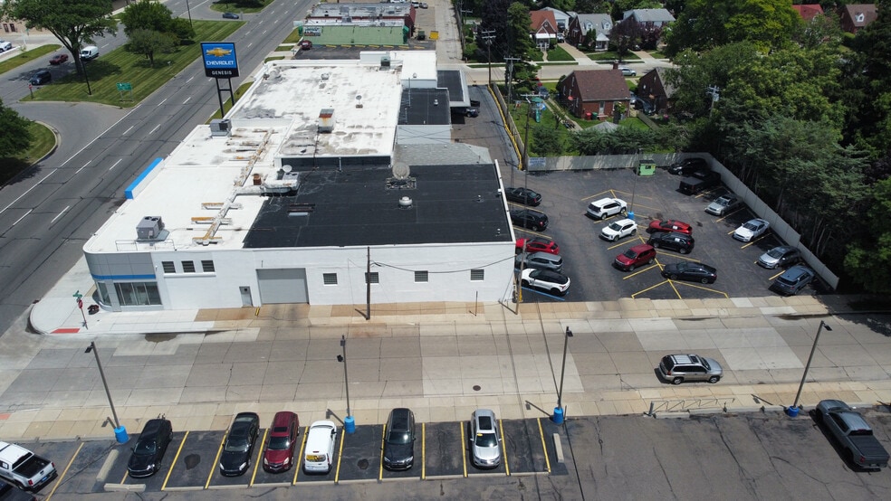 More Photos Of 21800 Gratiot Ave, Eastpointe Auto Dealership For Sale