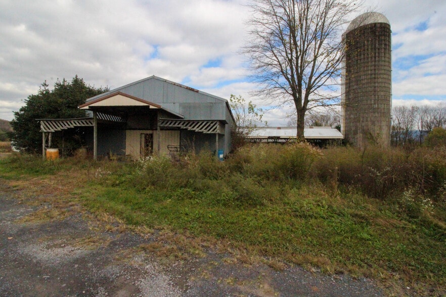 More Photos Of 16094 Evergreen Valley Rd, Timberville Specialty For Lease