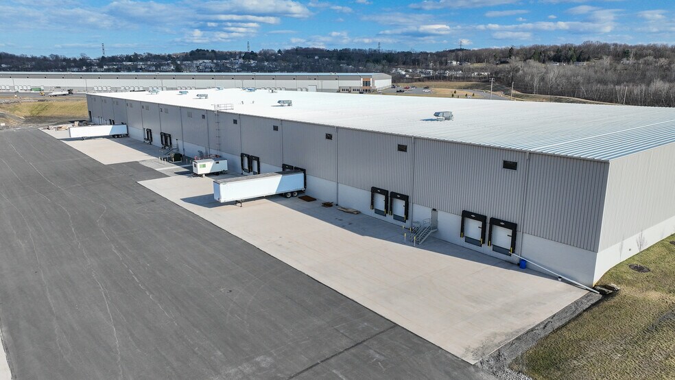 More Photos Of 144-154 Commonwealth Dr, Jenkins Distribution For Lease