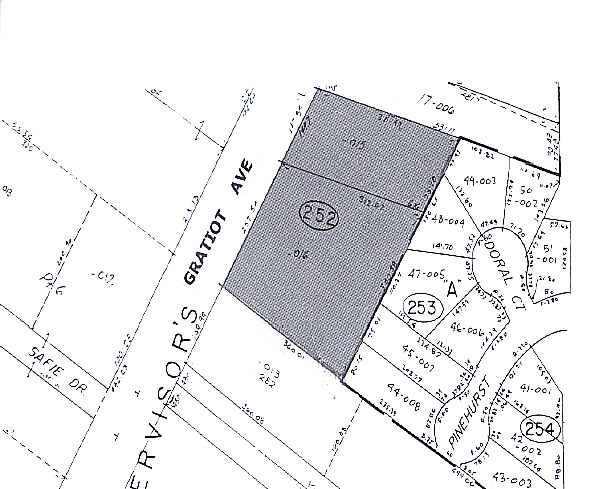 More Photos Of 52250-52396 Gratiot Ave, Chesterfield Storefront For Lease