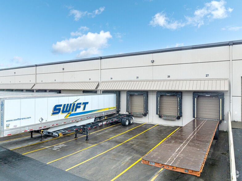 More Photos Of 2302 B St NW, Auburn Warehouse For Lease