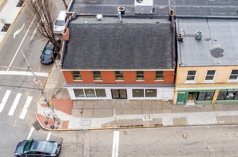 More Photos Of 1610 E Carson St, Pittsburgh Storefront Retail Office For Lease