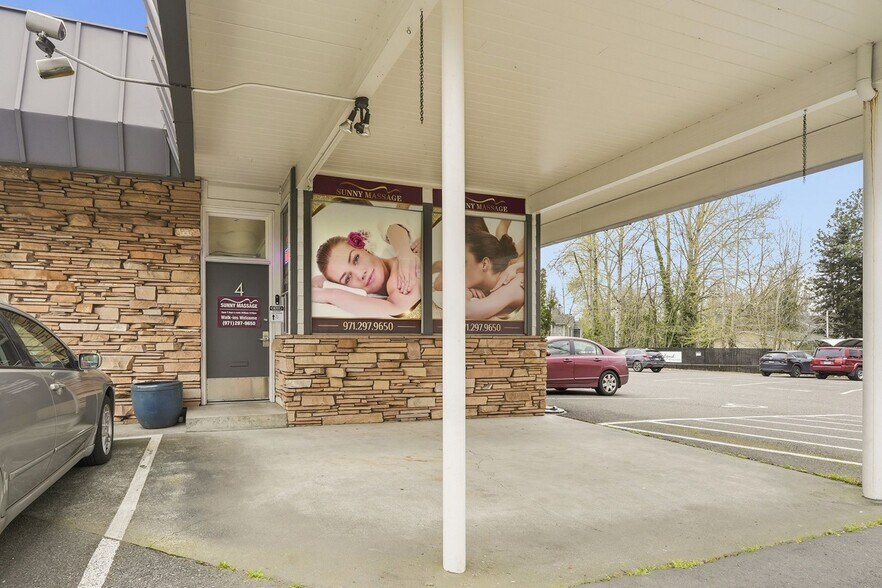 More Photos Of 12720 SW Pacific Hwy, Tigard General Retail For Sale