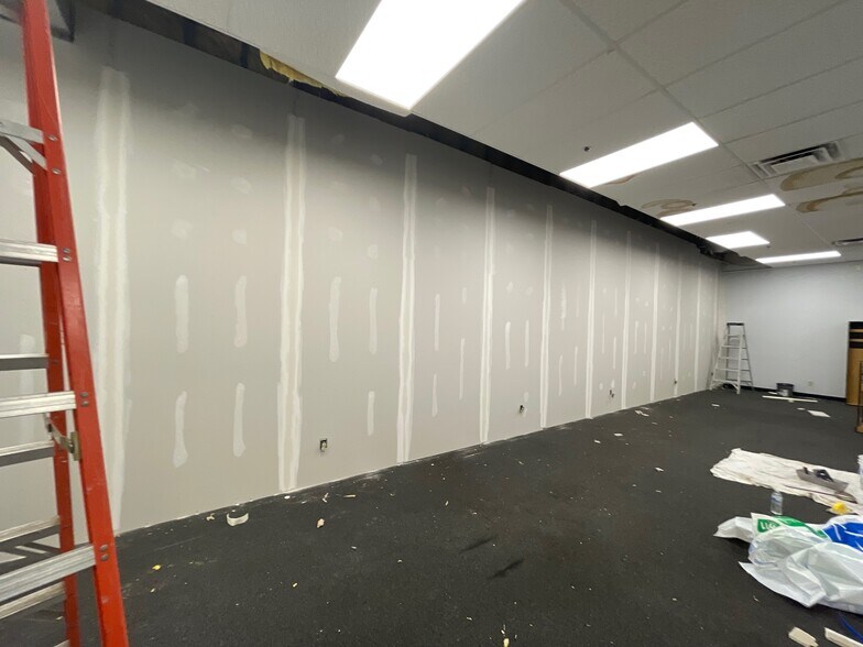 More Photos Of 600 Airport Rd, Wintersville Airplane Hangar For Lease