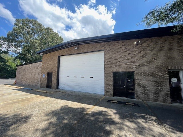 More Photos Of 2355 Burns Ave, Tucker Warehouse For Sale