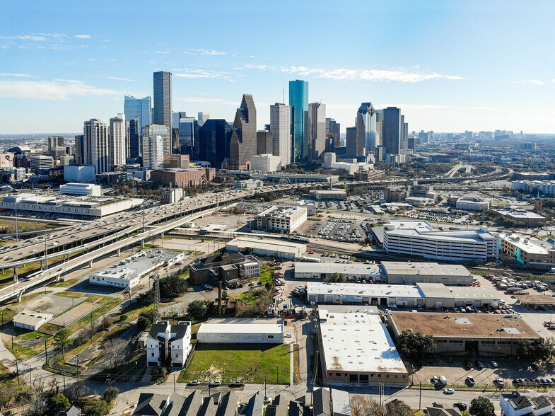 More Photos Of 1203 Dart St, Houston Warehouse For Lease
